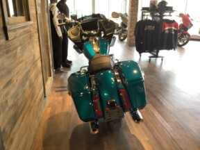 Harley-Davidson® Road Glide® 2026 FLTRX T26-26 Teal Thunder / Vivid Black Chrome Trim thumb 0
