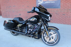 2026 Harley-Davidson® Street Glide® Vivid Black Black Trim thumb 3