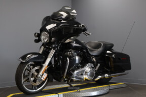 2016 Harley-Davidson® Street Glide® Special FLHXS thumb 1