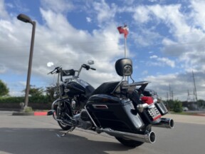 2016 Harley-Davidson® FLHR Road King® Vivid Black 635405 thumb 0