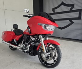 2026 Harley-Davidson® Road Glide™ thumb 3