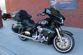 2026 Harley-Davidson® Street Glide Limited Olive Steel Metallic / Vivid Black Chrome Trim thumb 3