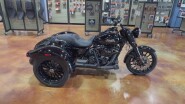 Harley-Davidson® Freewheeler™ 2024 FLRT VIVID BLACK