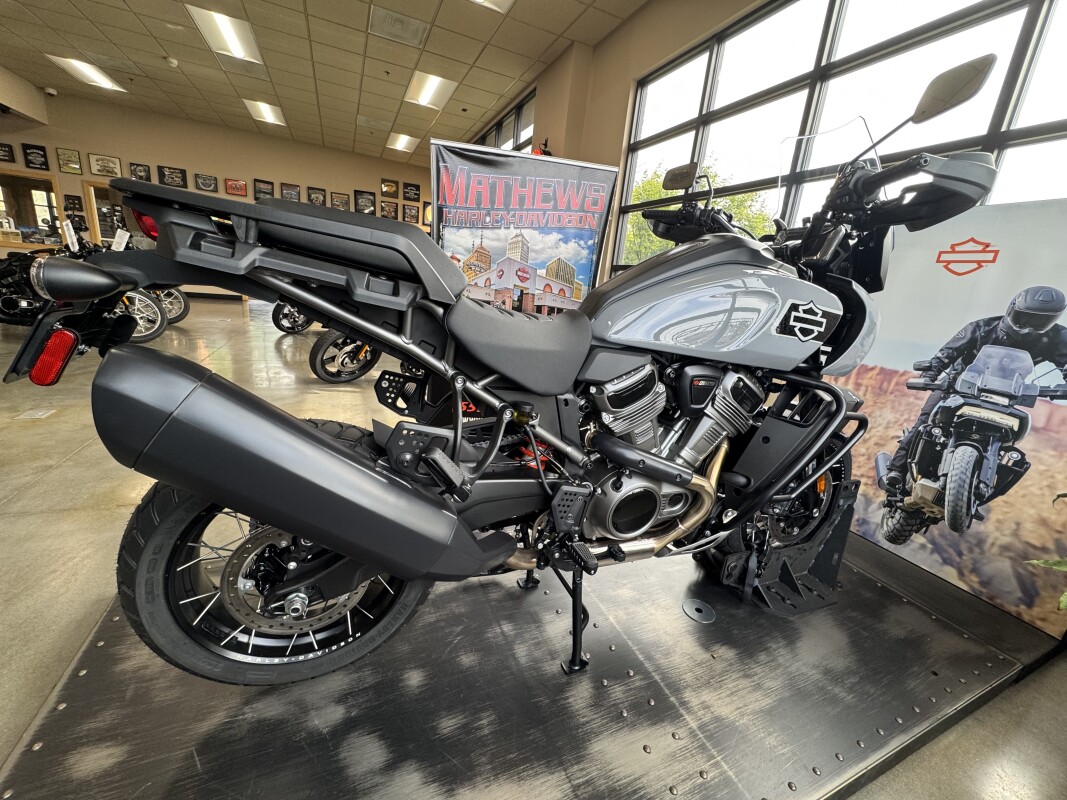 2026 Harley-Davidson® Pan America® 1250 Special Dark Billiard Gray Black Laced Wheels