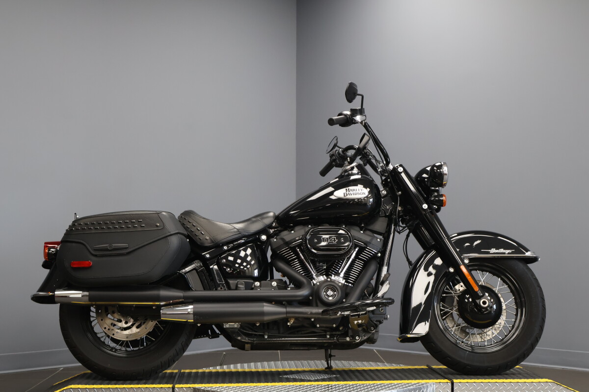 2023 Harley-Davidson® Heritage Classic FLHCS