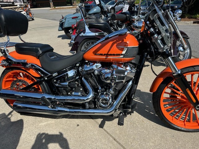 2023 Harley-Davidson® Breakout® Baja Orange