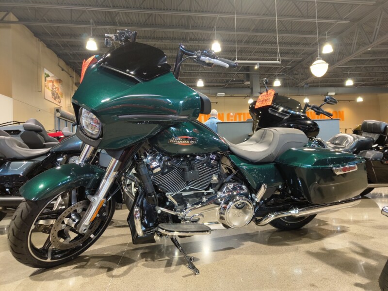 2024 Harley-Davidson® Street Glide® Alpine Green