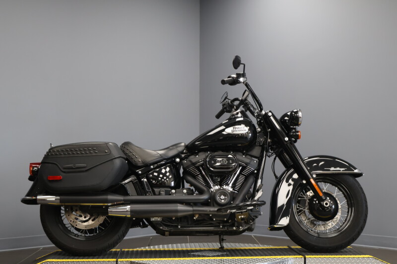 2023 Harley-Davidson® Heritage Classic FLHCS