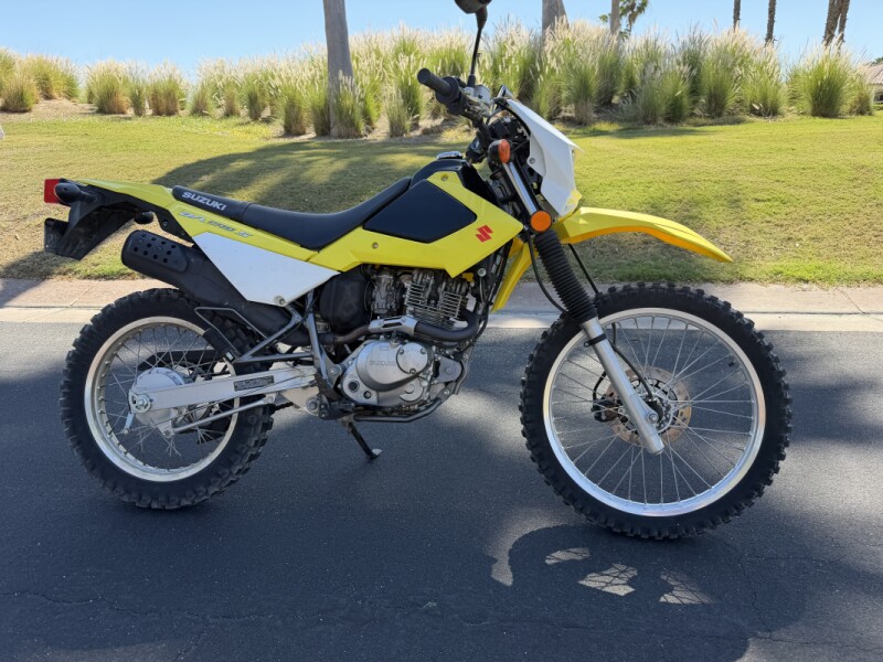 2015 Suzuki DR200S