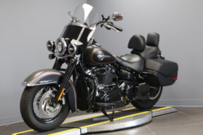 2018 Harley-Davidson® Heritage Classic 114 FLHCS thumb 1