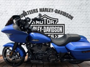 2026 Harley-Davidson® Road Glide® thumb 3