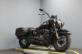 2023 Harley-Davidson® Heritage Classic FLHCS thumb 3