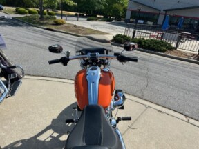 2023 Harley-Davidson® Breakout® Baja Orange thumb 2