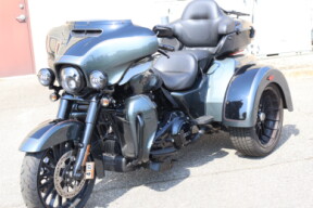 2025 Harley-Davidson® Tri Glide™ Ultra FLHTCUTG thumb 1