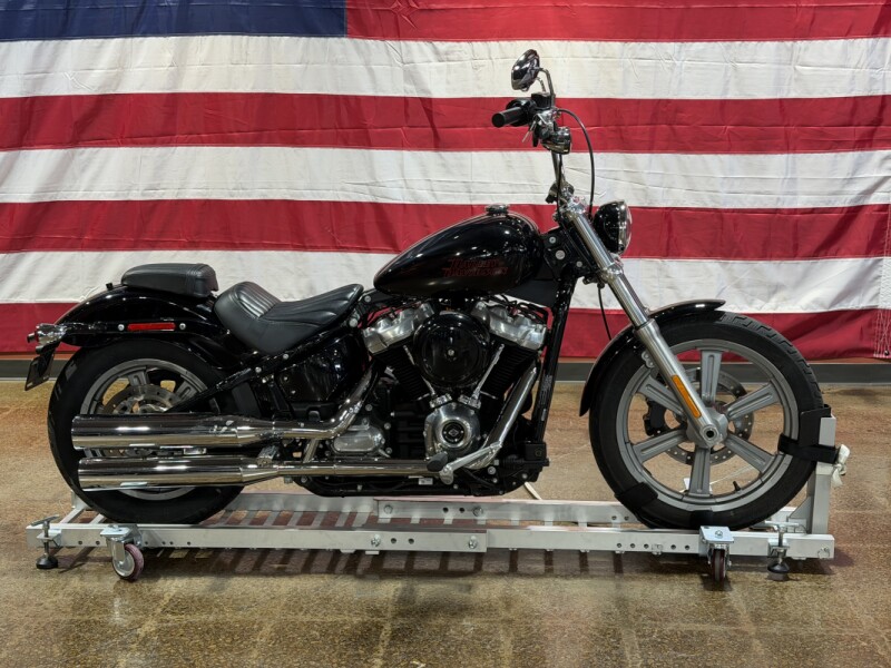 Harley-Davidson® Softail® Standard 2023 FXST BLACK