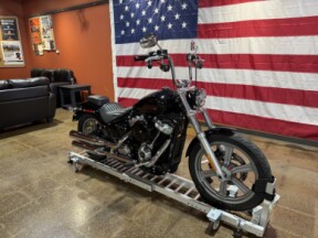 Harley-Davidson® Softail® Standard 2023 FXST BLACK thumb 1