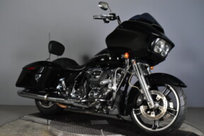2019 Harley-Davidson® Road Glide® FLTRX thumb 2