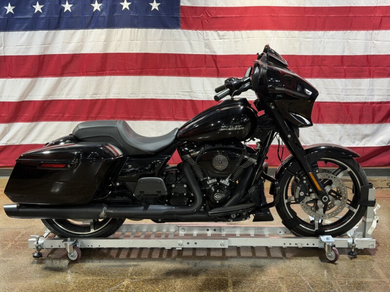 Harley-Davidson® Street Glide® 2024 FLHX VIVID BLACK