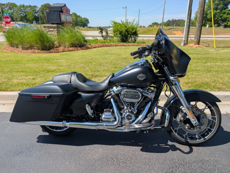 2022 Harley-Davidson® Street Glide® Special Black Denim