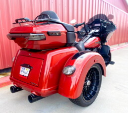 2025 Harley-Davidson<sup>®</sup> Tri Glide<sup>®</sup> Ultra Whiskey Fire - Black Finish thumb 3