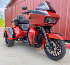 2025 Harley-Davidson<sup>®</sup> Tri Glide<sup>®</sup> Ultra Whiskey Fire - Black Finish thumb 1