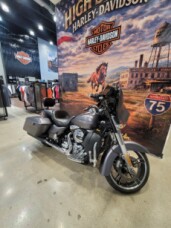 2016 Harley-Davidson® Street Glide® Special Charcoal Denim FLHXS thumb 0