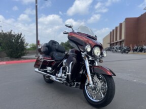 2014 Harley-Davidson® FLHTKSE CVO™ Electra Glide Ultra Limited® BURG/MAROON 956433 thumb 3