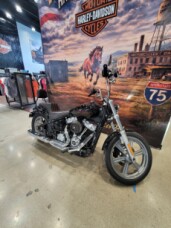 2023 Harley-Davidson® Softail® Standard Vivid Black FXST thumb 0