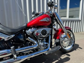 2026 Harley-Davidson® Fat Boy® Brilliant Red Chrome Trim thumb 2