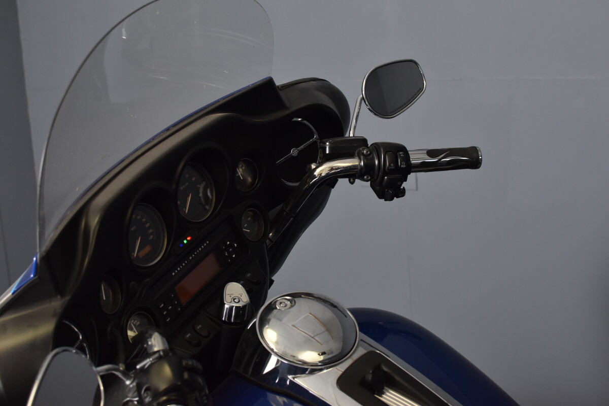 2009 Harley-Davidson® Electra Glide® Ultra Classic® FLHTCU, photo 17