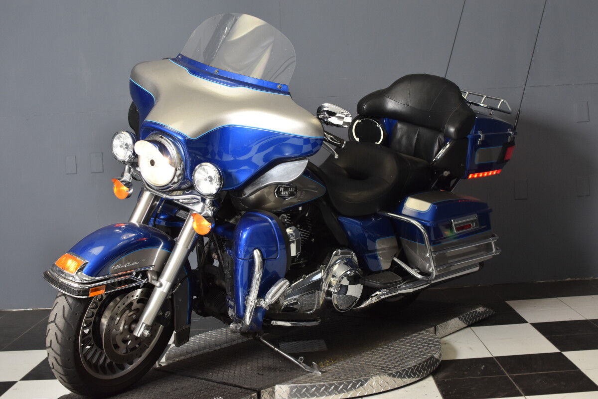2009 Harley-Davidson® Electra Glide® Ultra Classic® FLHTCU, photo 4