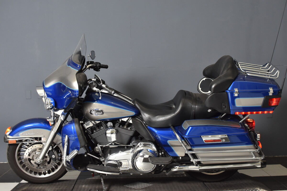 2009 Harley-Davidson® Electra Glide® Ultra Classic® FLHTCU, photo 5