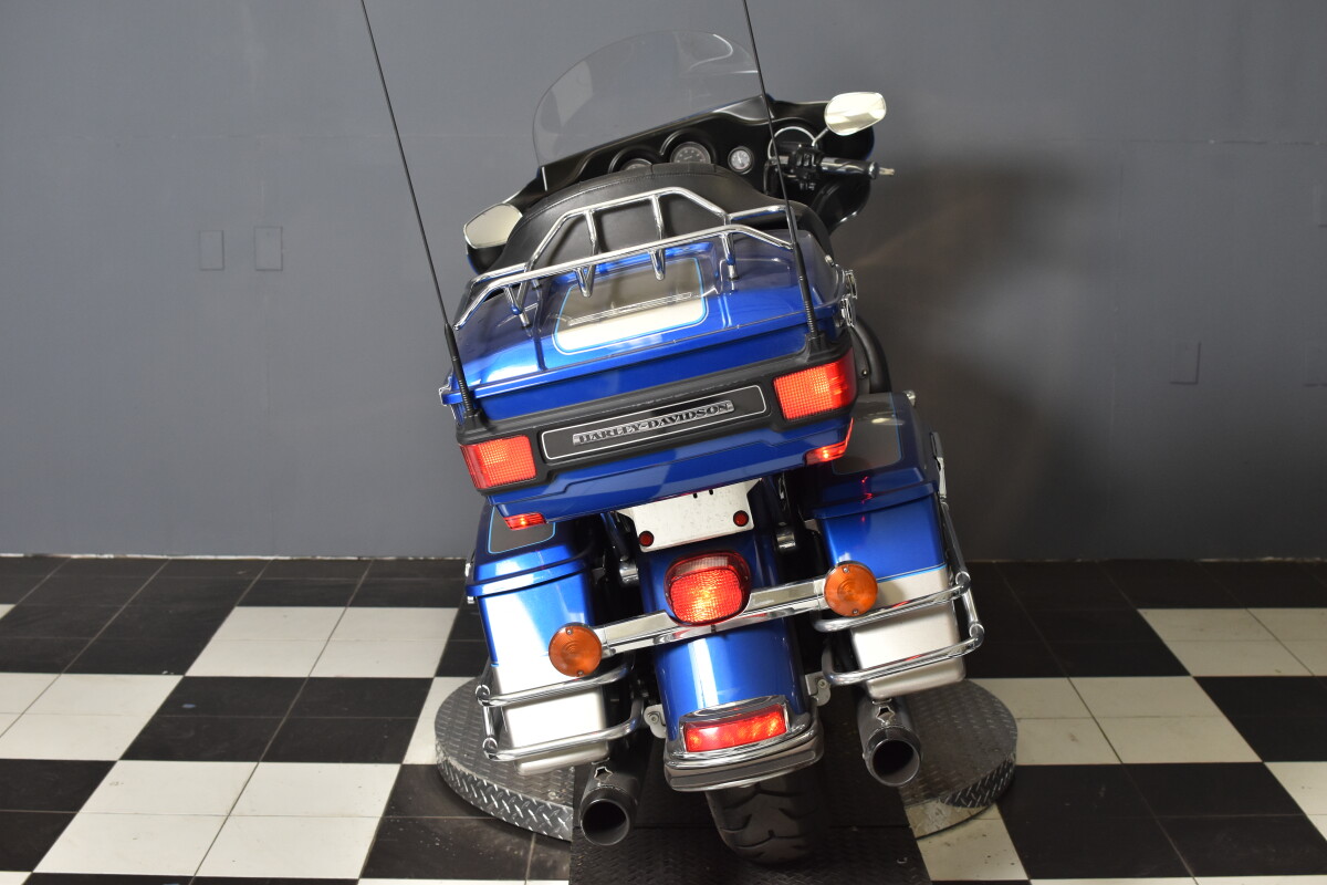 2009 Harley-Davidson® Electra Glide® Ultra Classic® FLHTCU, photo 7