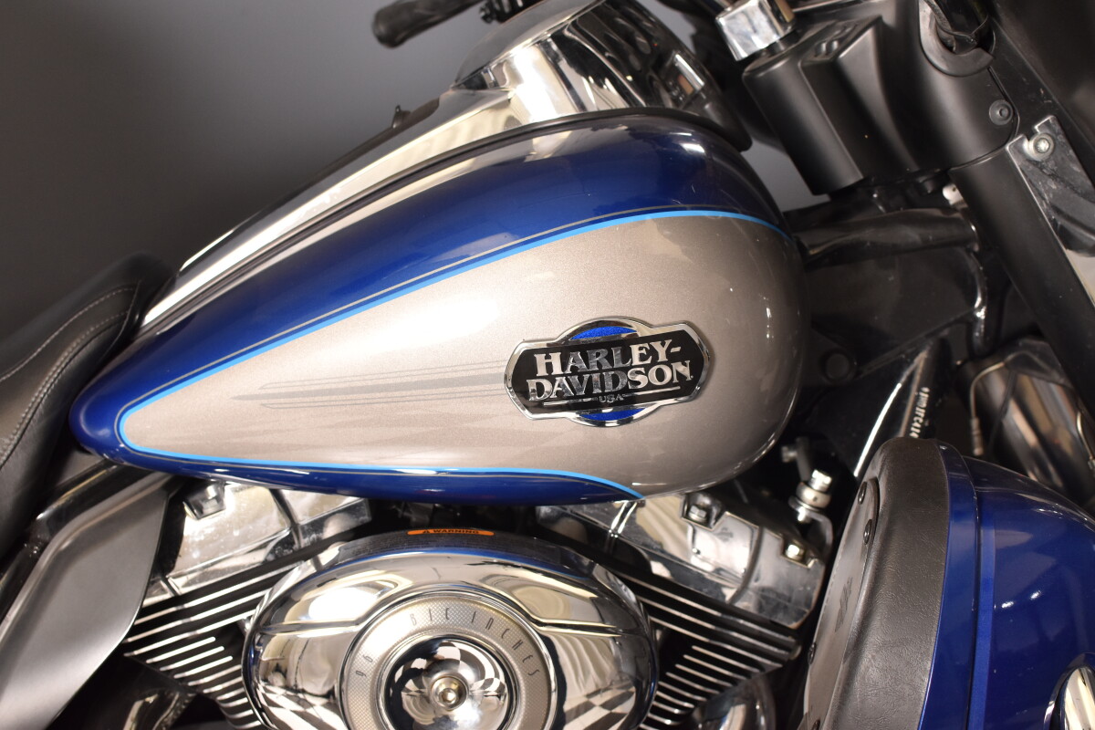 2009 Harley-Davidson® Electra Glide® Ultra Classic® FLHTCU, photo 10
