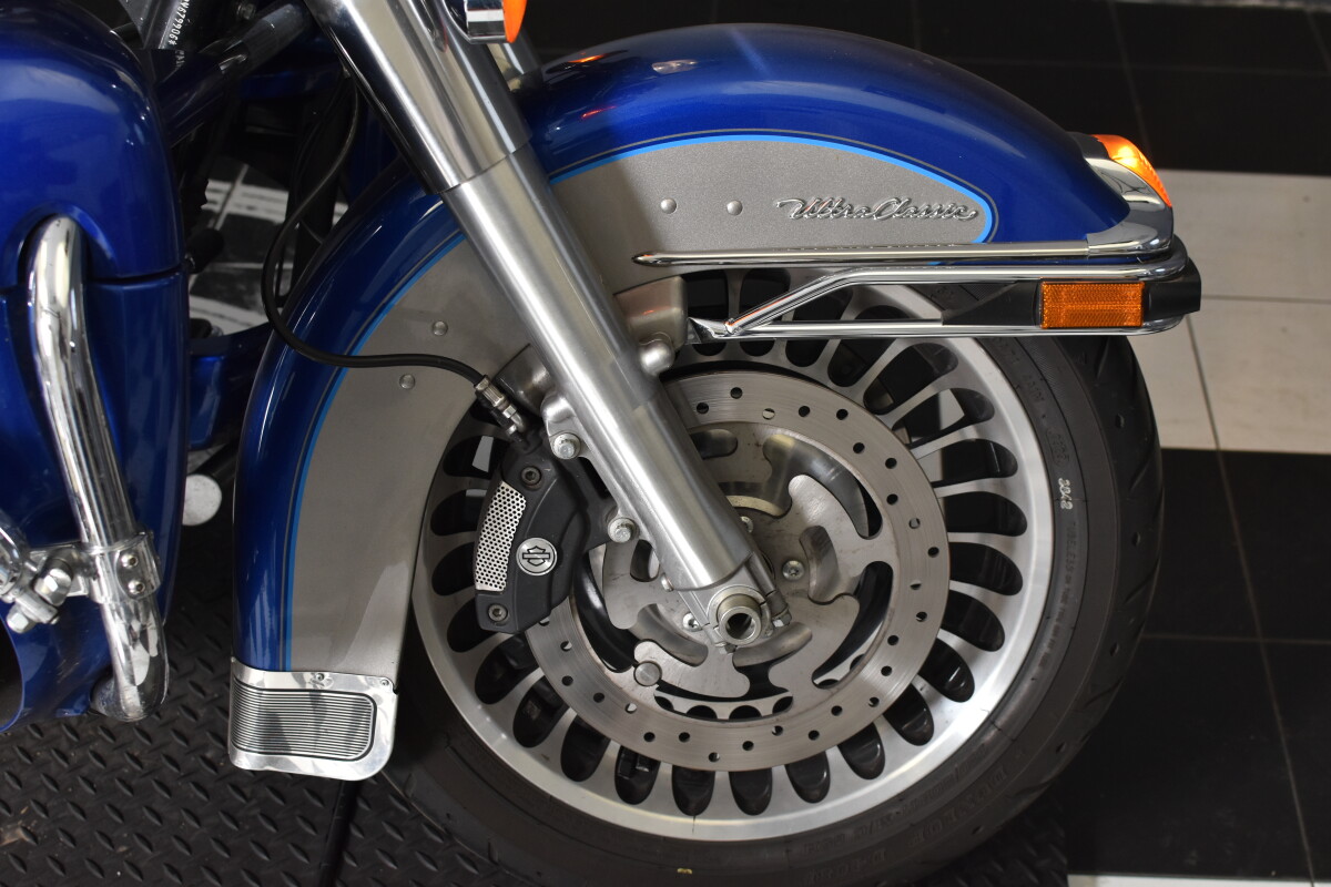 2009 Harley-Davidson® Electra Glide® Ultra Classic® FLHTCU, photo 9