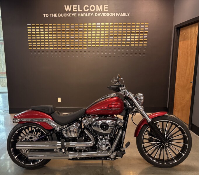 2025 Harley-Davidson® Breakout® Brilliant Red