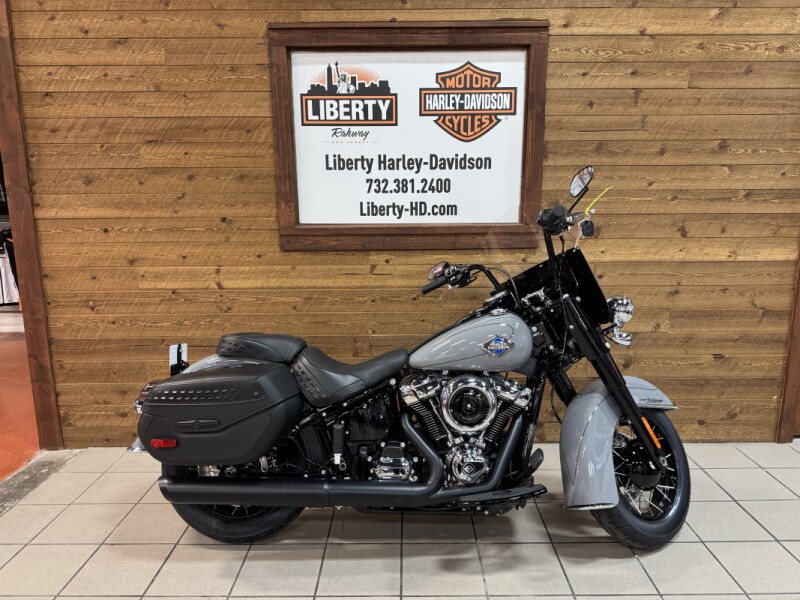 2026 Harley-Davidson® Heritage Classic Dark Billiard Gray Black Laced Wheels FLHC