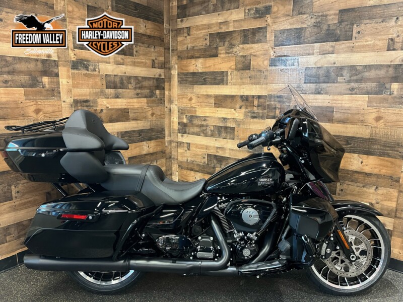 2026 Harley-Davidson® Street Glide Limited Vivid Black Black Trim  FLHXL
