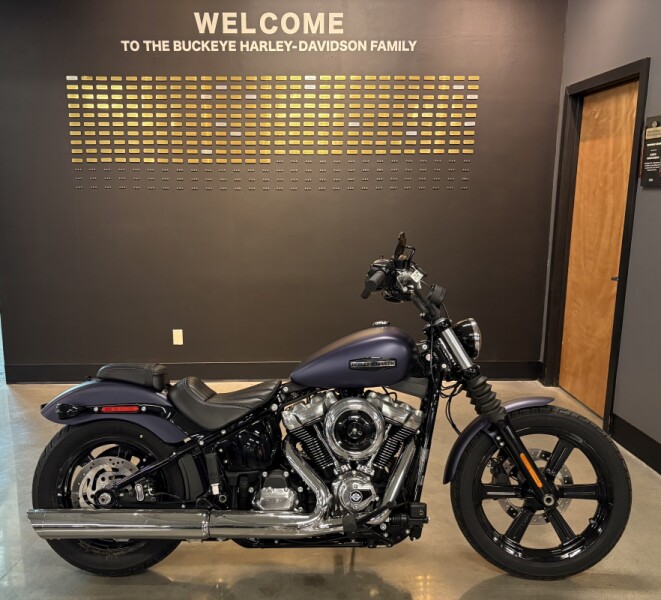 2025 Harley-Davidson® Street Bob® Purple Abyss Denim w/Cast Wheels