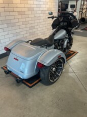2024 Harley-Davidson® Road Glide 3 FLTRT thumb 3