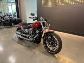 2025 Harley-Davidson® Breakout® Brilliant Red thumb 3