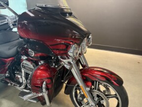 2022 Harley-Davidson® CVO™ Tri Glide® Dante’s Red Fade thumb 0