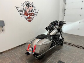 FLHXSE 2023 CVO™ Street Glide® thumb 2