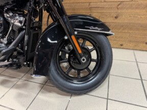 2026 Harley-Davidson® Heritage Classic Vivid Black Black Cast Wheels FLHC thumb 1