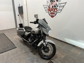 FLHXSE 2023 CVO™ Street Glide® thumb 3
