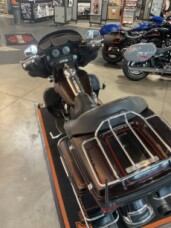 2011 Harley-Davidson® Electra Glide® Ultra Classic® FLHTCU thumb 1