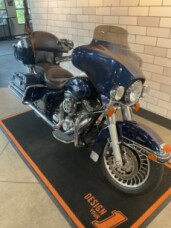 2013 Harley-Davidson® Electra Glide® Classic FLHTC thumb 0