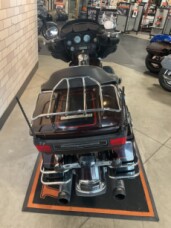 2011 Harley-Davidson® Electra Glide® Ultra Classic® FLHTCU thumb 2