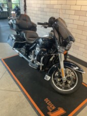 2014 Harley-Davidson® Electra Glide® Ultra Classic® FLHTCU thumb 0