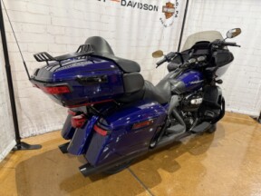 2020 Harley-Davidson® Road Glide® Limited Zephyr Blue/Black Sunglo thumb 3